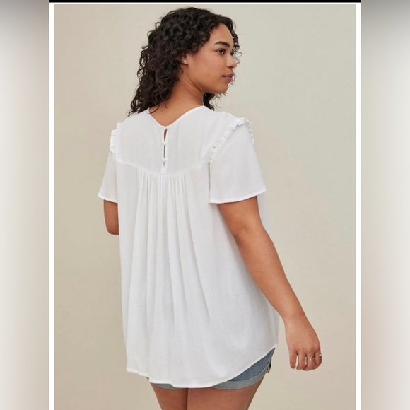 Crinkle Gauze Daisy Crochet Trim Top - Picture 2 of 3